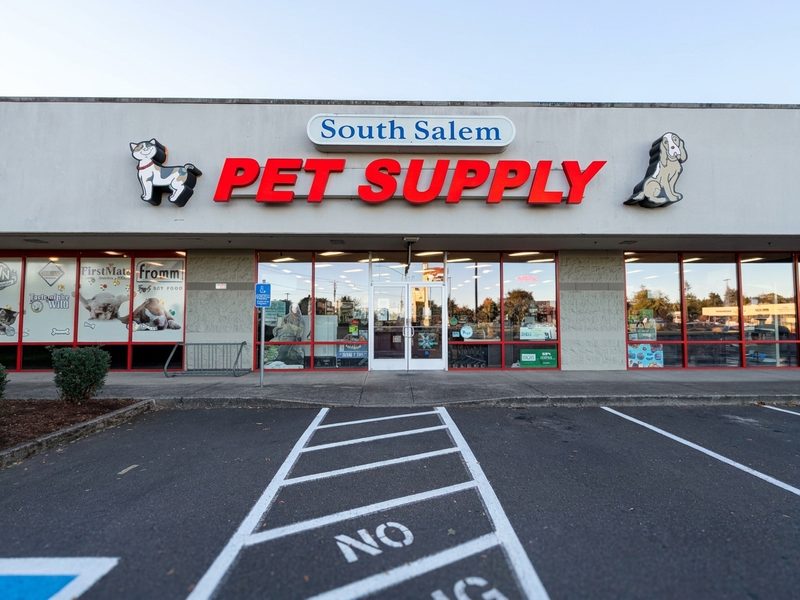 The South Salem Pet Supply storefront, big red “Pet Supply” letters